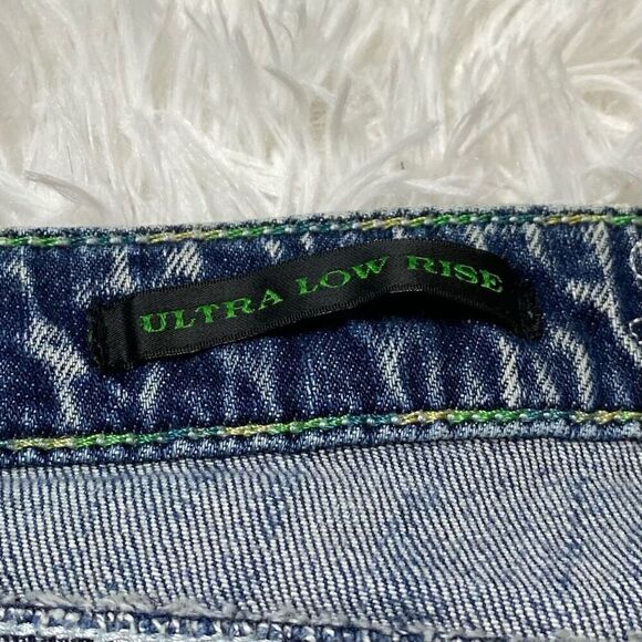 Wrangler Rock 47 Jeans Womens 35x35 Ultra Low Rise Flap Pockets Embroidered - Picture 6 of 12